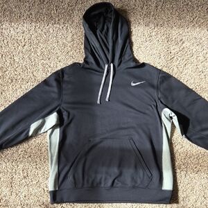 *NEVER WORN* Nike Hoodie Sweatshirt – Black & Gray – Men’s XL – Therma Fit